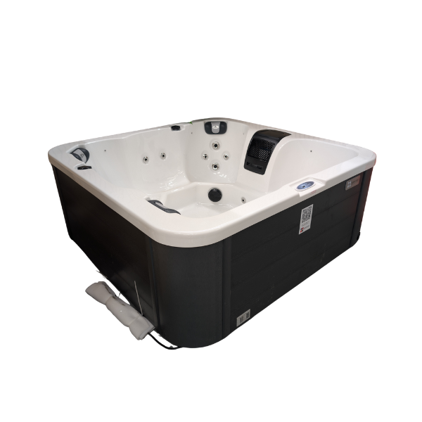 Flame Spa | 5-Person Luxury Outdoor Hot Tub