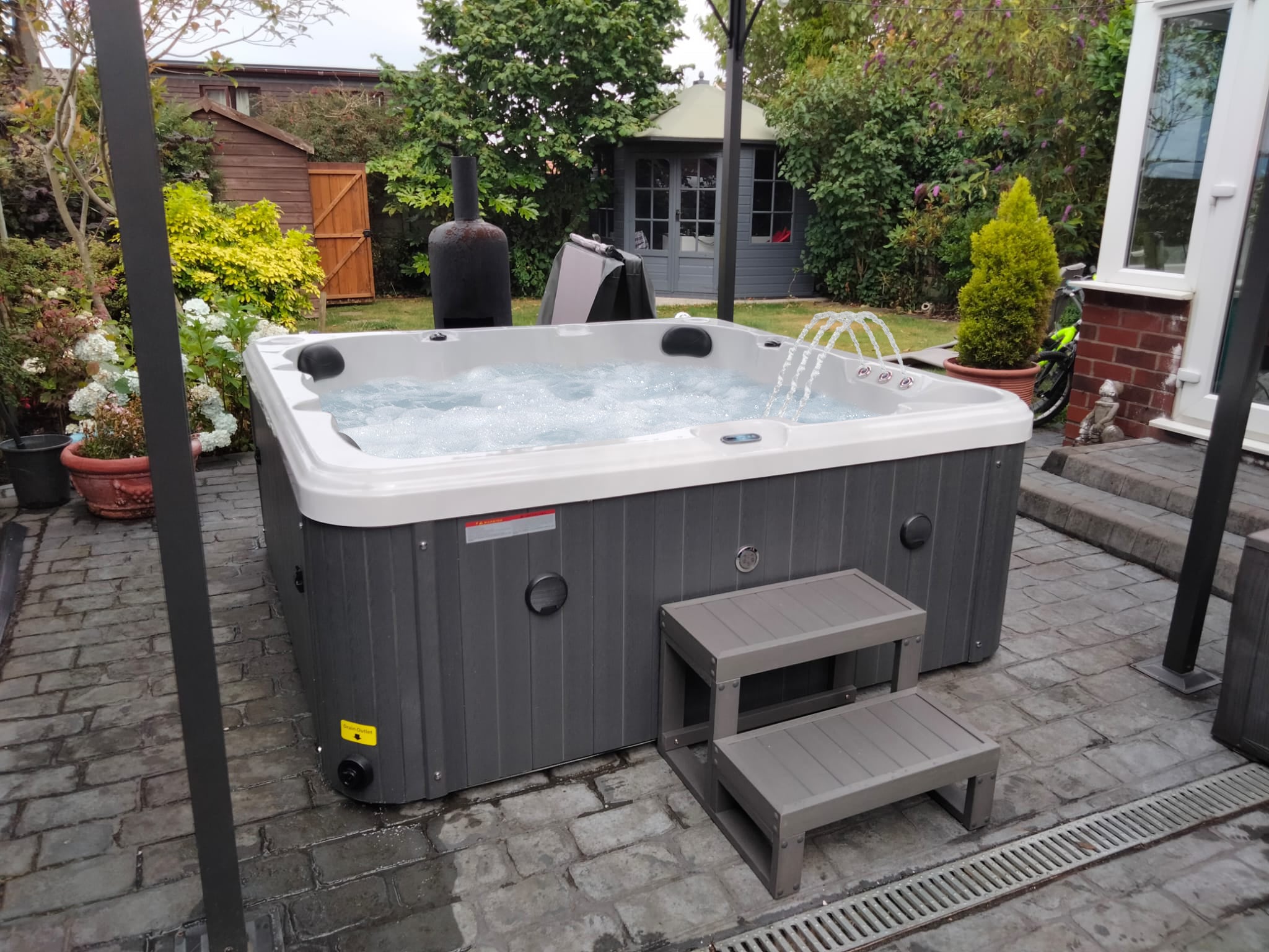 Orca Leisure Heartboro 6-Person Hot Tub – Outdoor Spa